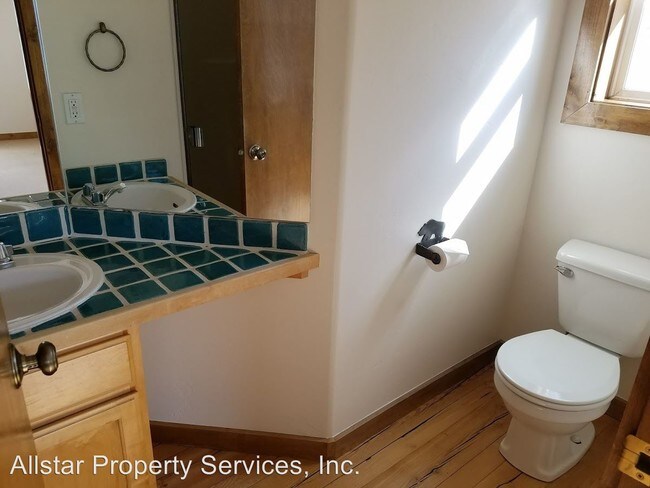 Building Photo - 3 br, 2.5 bath House - 860 Fox Acres