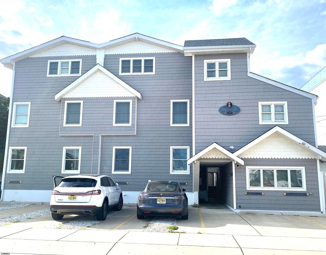 6601 Monmouth Ave Unit B, Ventnor City, NJ 08406 Condo for Rent in