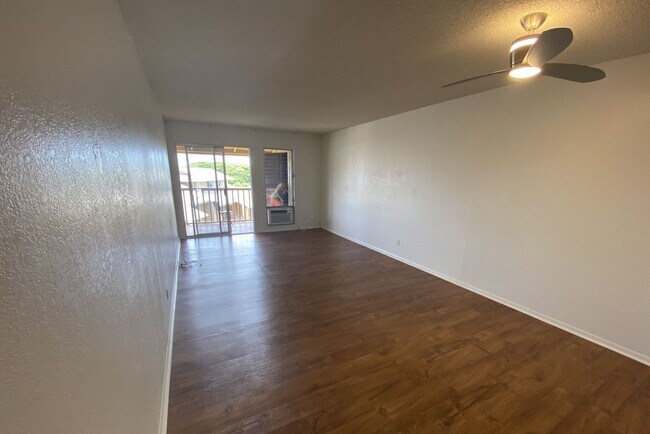Building Photo - 2nd Floor Corner Townhouse at Waiau Garden...