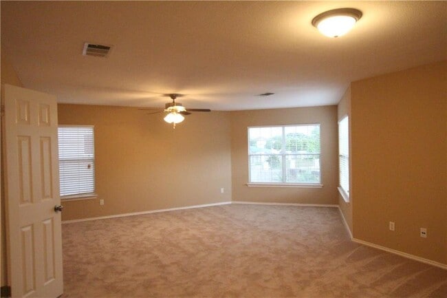 Foto del edificio - 207 Sunny Brook Dr