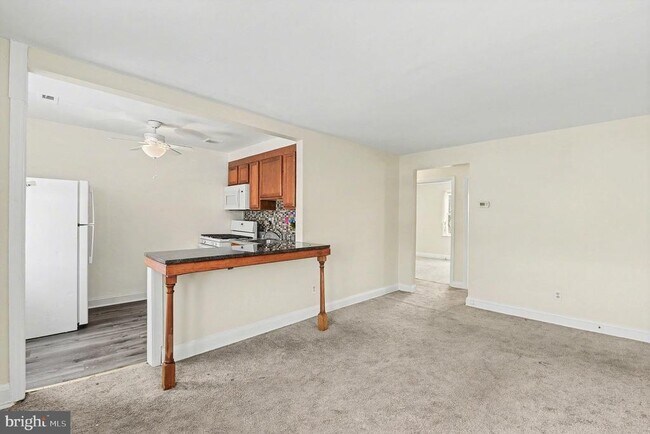 Foto del edificio - 1329 Taylor Ave