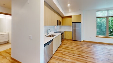 Interior Photo - CityLine