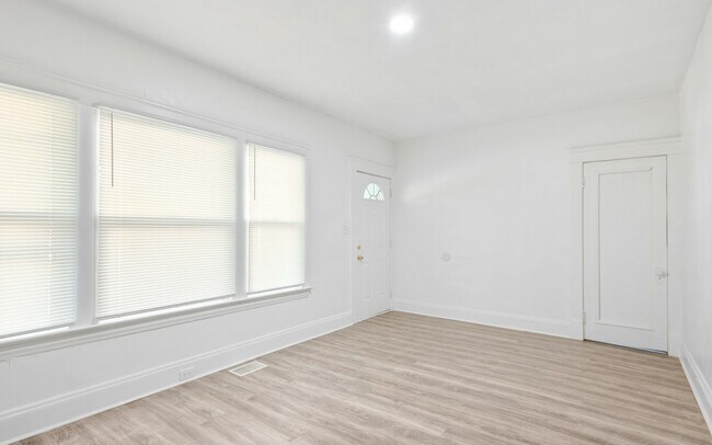 Foto del edificio - 635 E 124th St