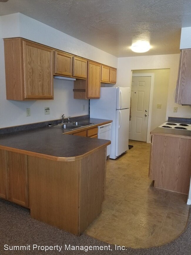 Building Photo - 2 br, 1 bath House - 3100 Washburn Street ...