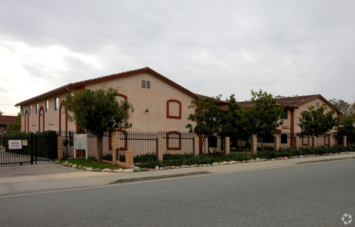 Primary Photo - Towne Apartments