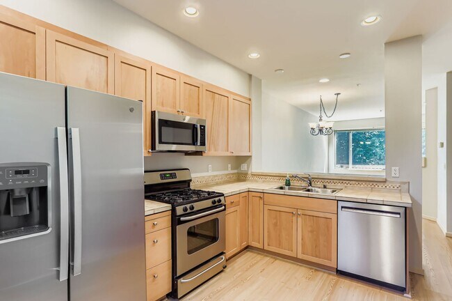 Foto del edificio - 2Bd/2.25Ba Issaquah Townhome