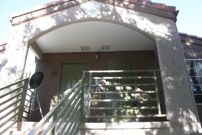 Foto del edificio - Cute & Cozy Condo Close to UNLV