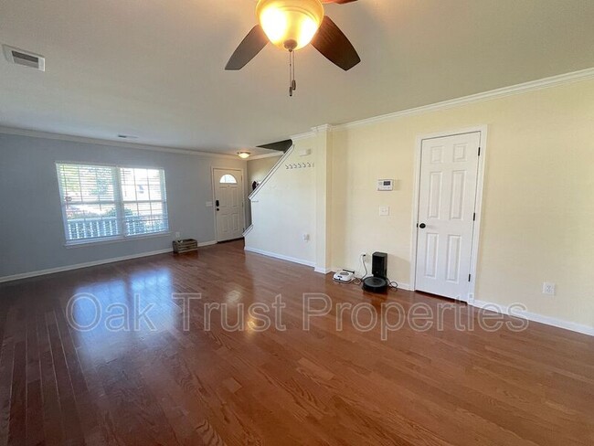 Building Photo - 2045 Cripplecreek Dr