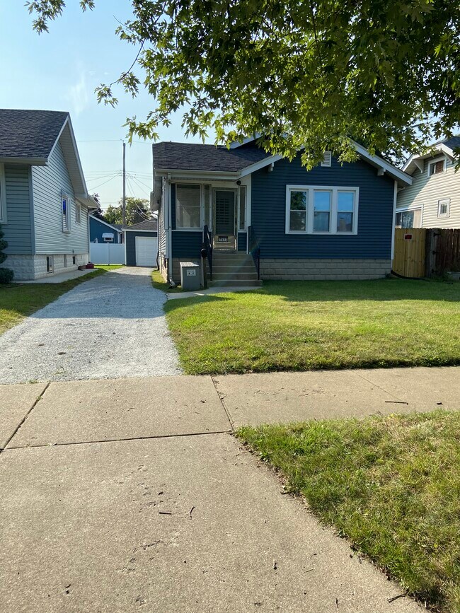 Foto del edificio - 7532 Jefferson Ave