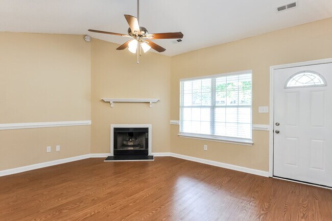 Foto del edificio - 901 Perry Howard Rd