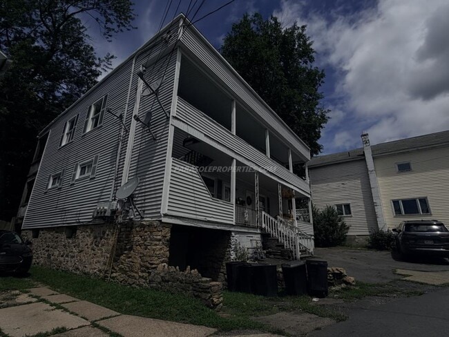 Building Photo - 116 Morris Ave 2nd Floor