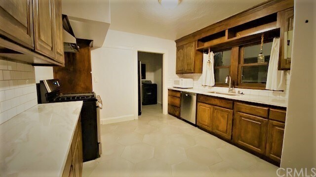 Foto del edificio - 832 S Anaheim Blvd