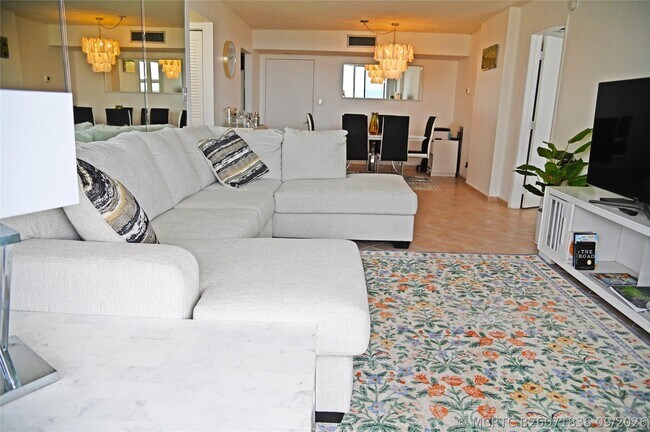 Foto del edificio - 525 N Ocean Blvd