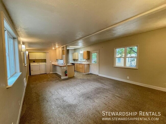 Building Photo - 2024 Emerald St