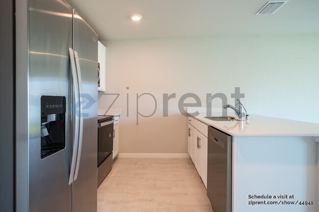 Foto del edificio - 2830 NW 18th Pl