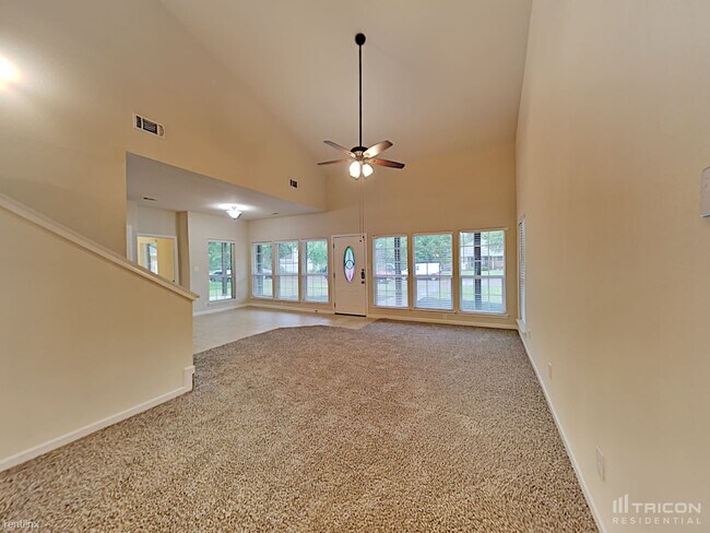 Building Photo - 132 Pecan Grove