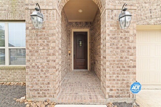 Building Photo - 5618 Little Creek Ct