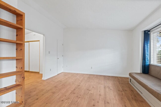 Foto del edificio - 1880 Becky Ct