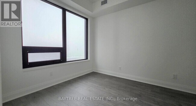 Photo du bâtiment - 2 Erskine Rd