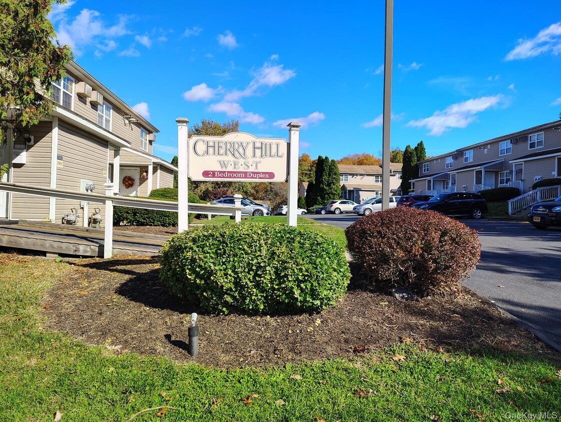 Foto principal - 1601 Cherry Hill Dr