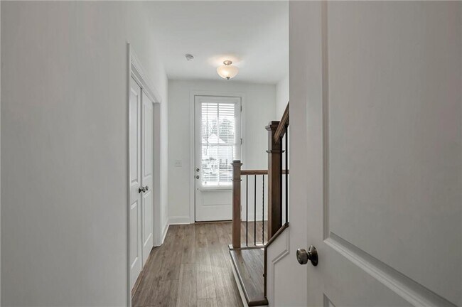 Foto del edificio - 1115 Larkin Dr
