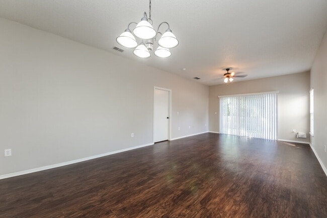 Building Photo - 1810 Meadow Pond Way
