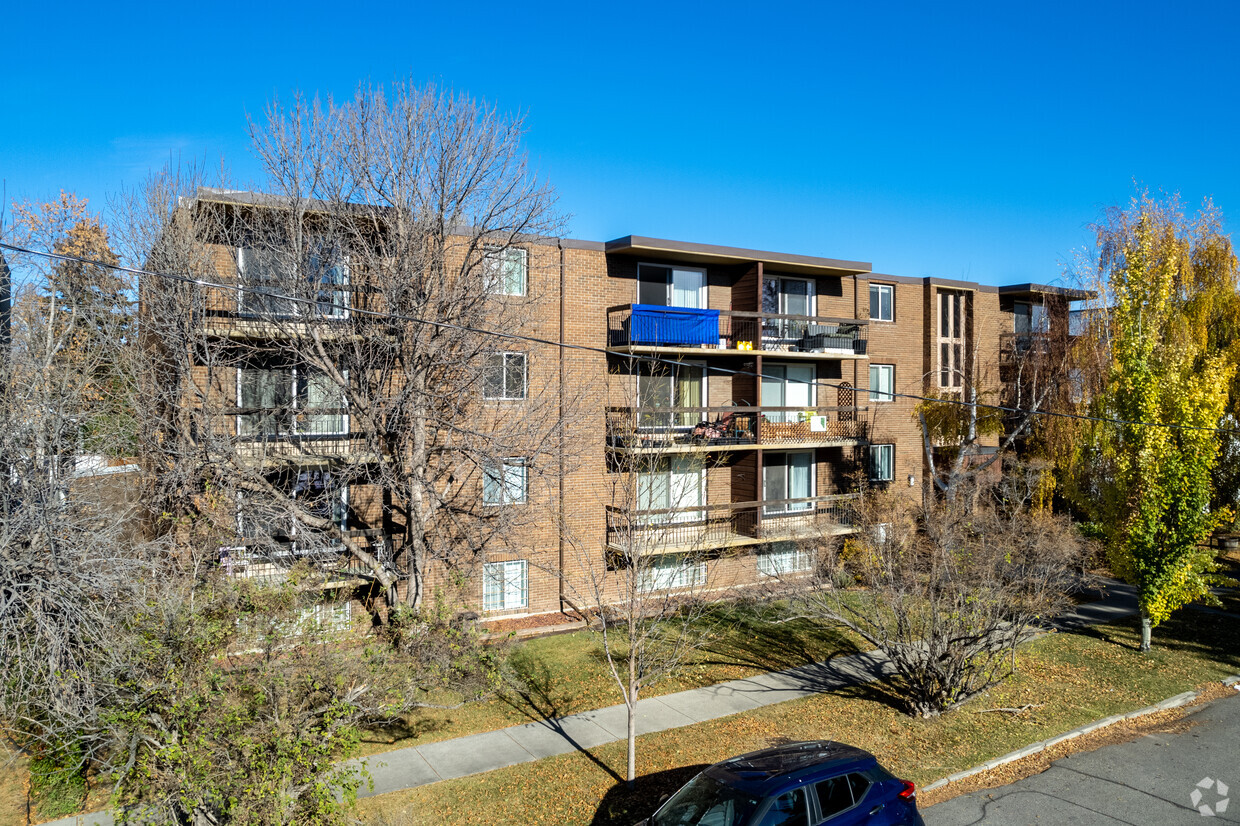 Primary Photo - Crescent Heights Apartments