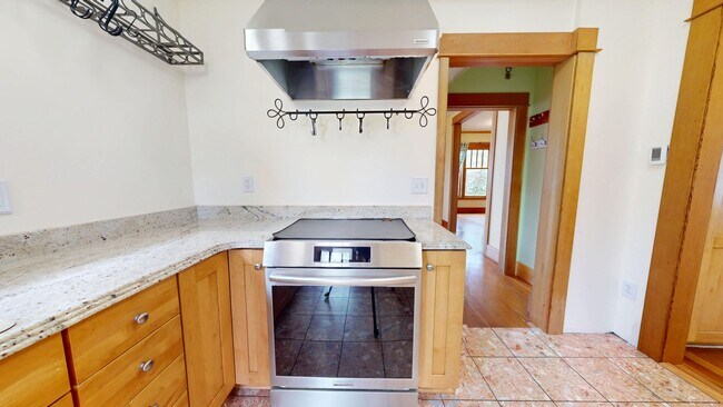 Foto del edificio - The Perfect Restored University Heights Home -available for rent now!