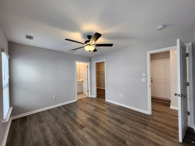 Foto del edificio - 3607 Meadow Vista Ln.