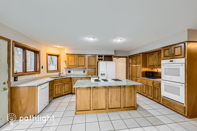 Building Photo - 16740 North Manor Road, Eden Prairie, MN, ...