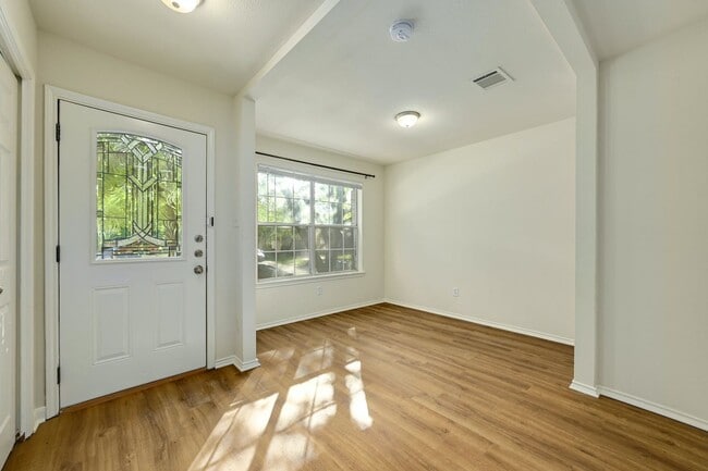 Building Photo - 1531 Parkfiled Cir 78664 | 3 Bed 2.5 Bath $1800 Coming soon - Available 04/26/26