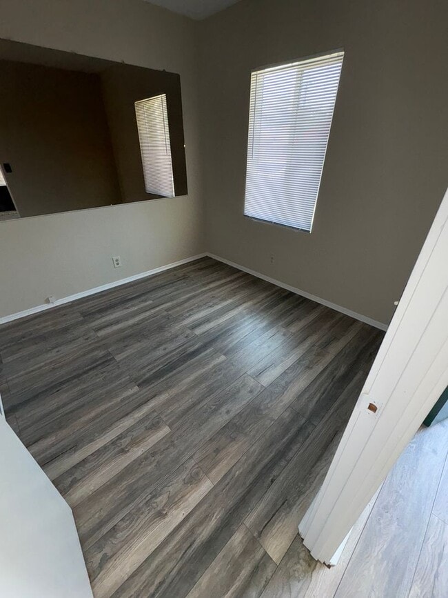 Foto del edificio - $1,895- ALL UTILITIES INCLUDED- BEAUTIFUL ...