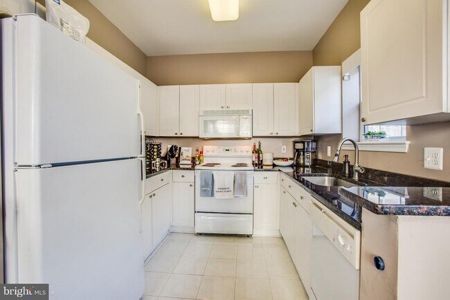 Foto del edificio - 4550 Strutfield Ln