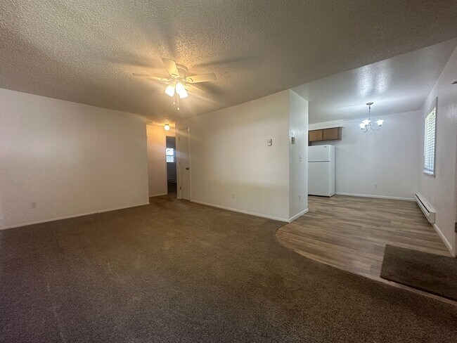 Foto del edificio - 2bed, 1bath, 800 Sq.ft. apartment - Nampa ...