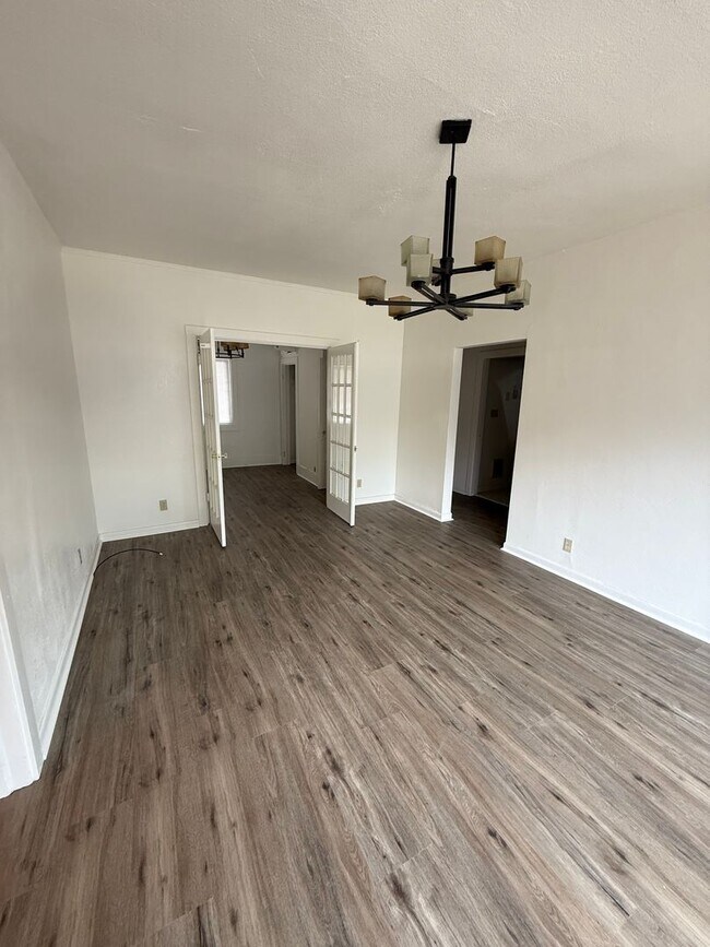Building Photo - *Coming Soon*  2 Bedroom 1 bath home with ...