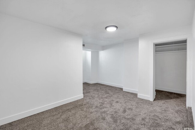 Building Photo - 5224 S 2000 W