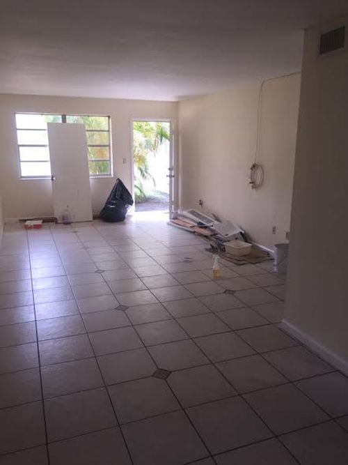 Foto del edificio - 1350 NE 119th St