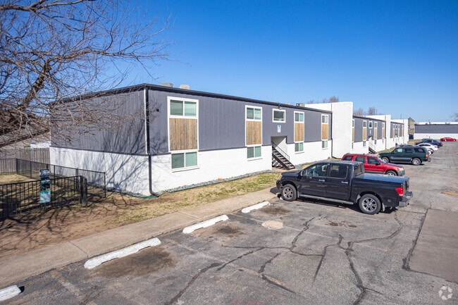Building Photo - Chestnut Flats
