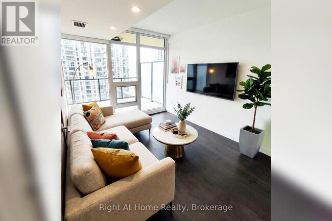 Building Photo - 1 Concord Cityplace Wy