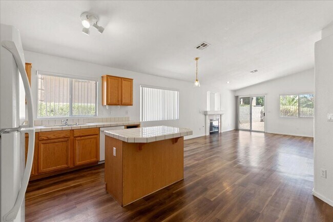 Foto del edificio - Summerlin North Amazing 3 Bedroom Home wit...