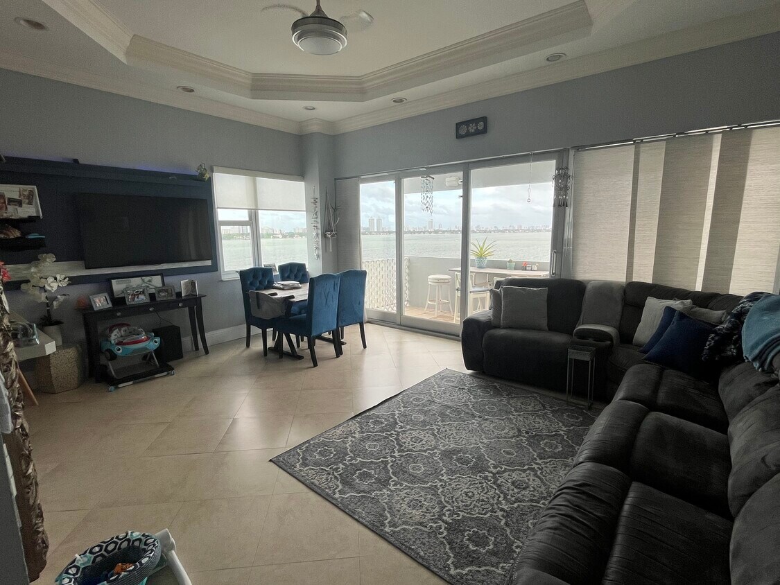 7545 E Treasure Dr Unit 10H, North Bay Village, FL 33141 Condo for