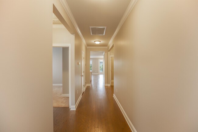 Building Photo - 149 Laurel Hill Pl