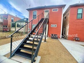 Building Photo - 659 S Main St