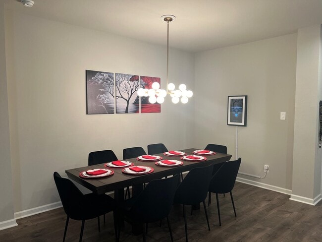 Building Photo - 3740 Red Tailed Hawk Dr