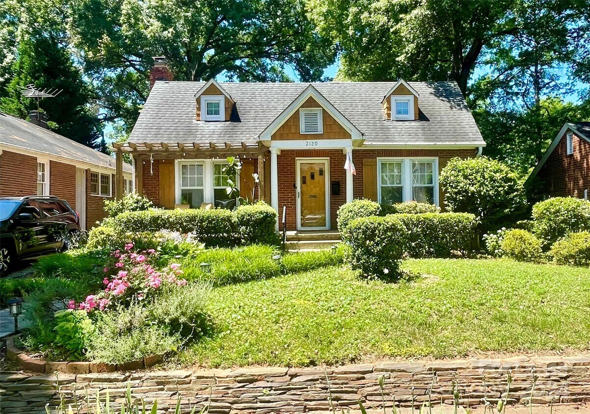 Primary Photo - 2120 Chesterfield Ave