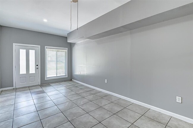 Building Photo - 6223 Lavender St