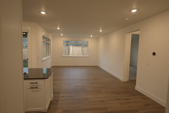 Building Photo - Beautiful New Home in Rolling Hills – Built in 2025