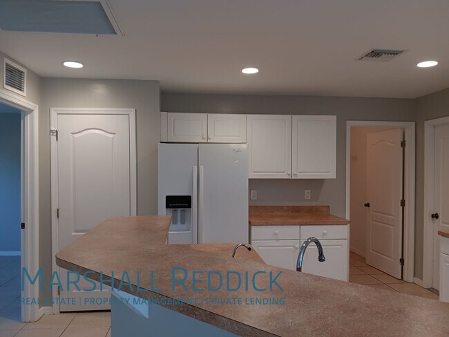 Building Photo - Best Priced 3 bedroom 2 bath 2 car garage ...