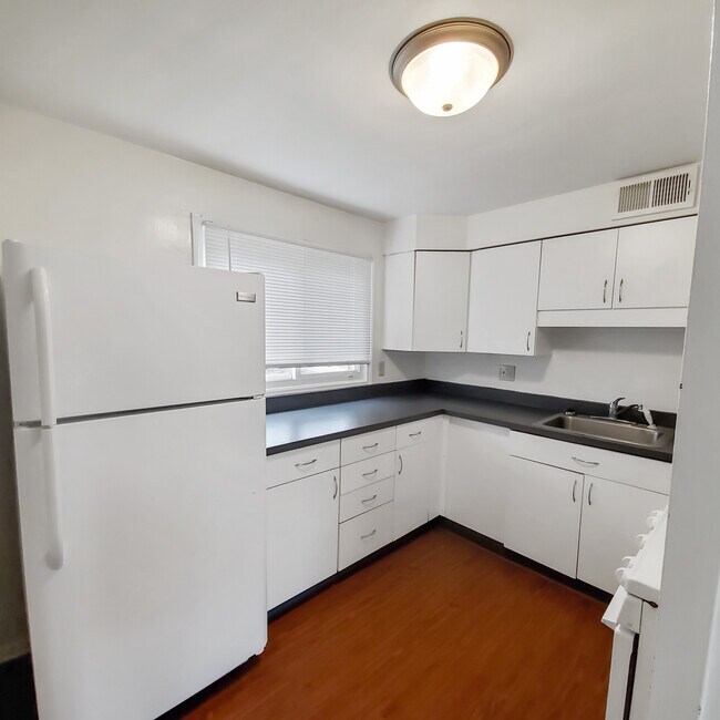 Building Photo - 149 Hemlock St