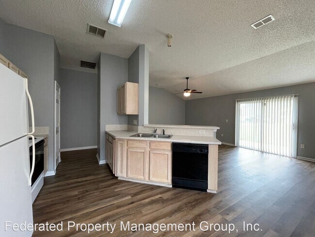 3 br, 2 bath House - 8057 LEAFCREST DRIVE photo'